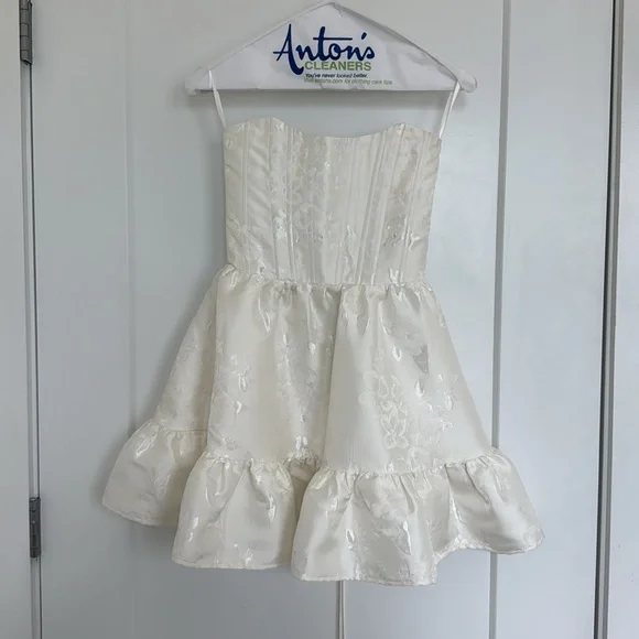 V. Chapman Ginny Dress in White Baroque Floral Strapless Mini Dress - Picture 5 of 6